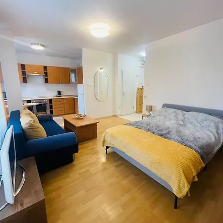 Апартаменты Close To Andrassy Avenue For 4 Persons Будапешт