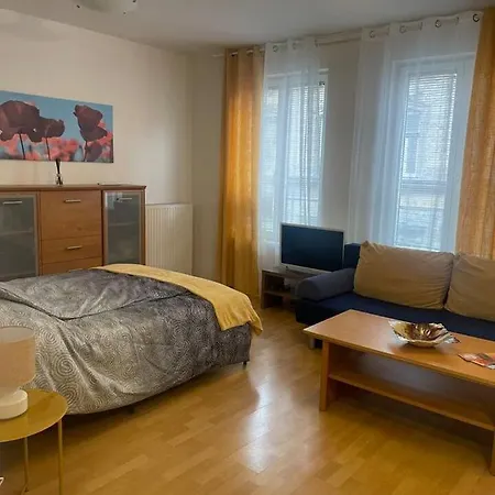 Close To Andrassy Avenue For 4 Persons Apartment