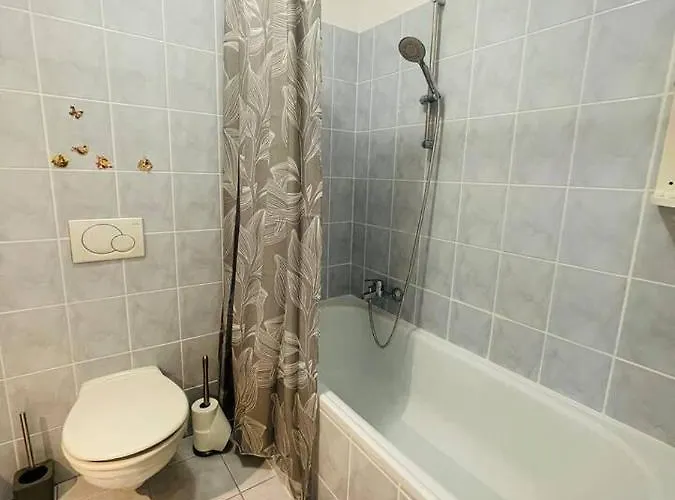 Close To Andrassy Avenue For 4 Persons