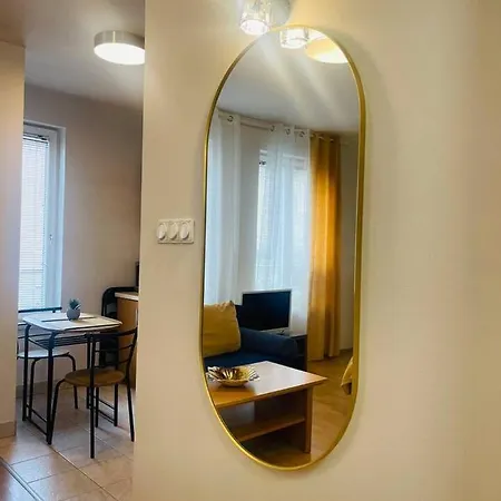 Close To Andrassy Avenue For 4 Persons *